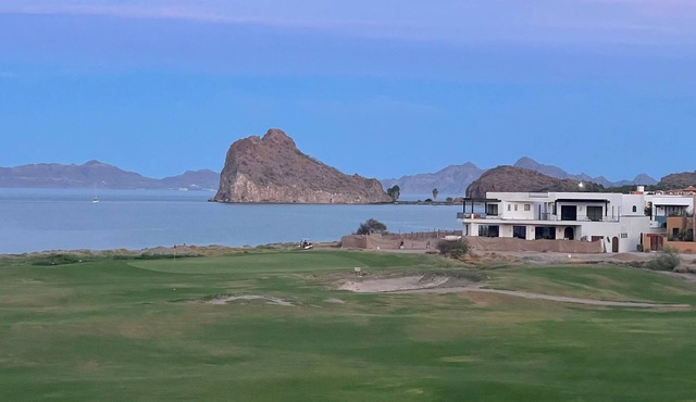 Loreto Bay on the Ocean/Golf Course with mountain views -6 Bedrooms Pool Jacuzzi