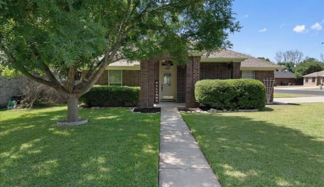 Lovely Leander Home in Quiet Area