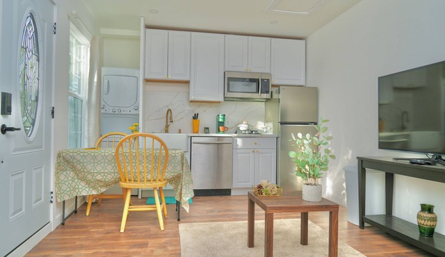 Lovely studio with AC in charming West Hills in West Hills
