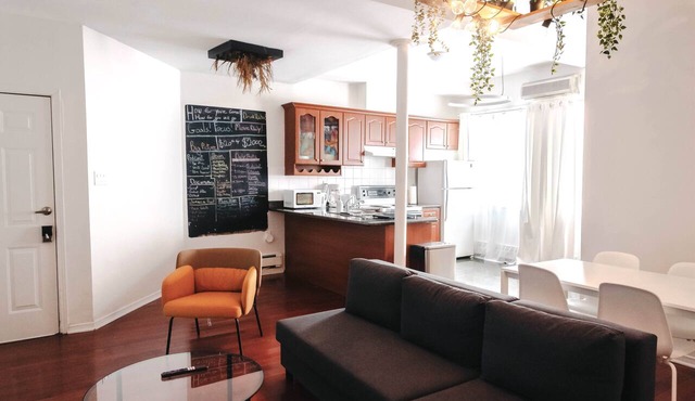 Lum The Queen - Spacious One-Bedroom Apartment