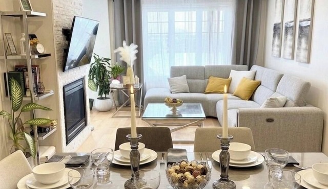 Luxurious & bright Condo you will love