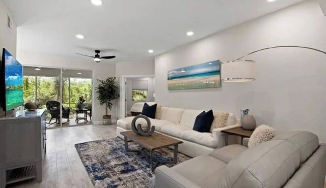 Luxurious home near the beach. High-end Bonita Bay gated community
