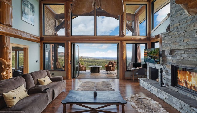 Luxurious Mountain View Paradise with Hot Tub