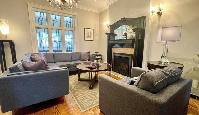 Luxurious Suite in the Heart of Little Italy