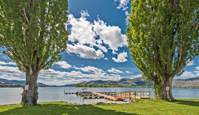 Luxury 3 bed 3 Bath Lake Front Townhouse in Canada’s Warmest City!