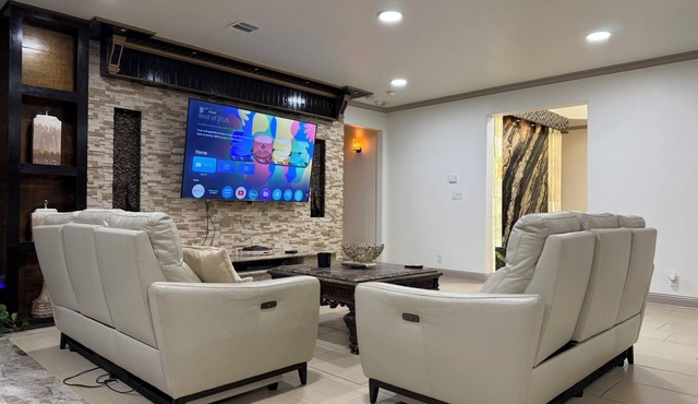 Luxury 5BR Clay Oak Retreat with 4 Baths and Gated Oasis