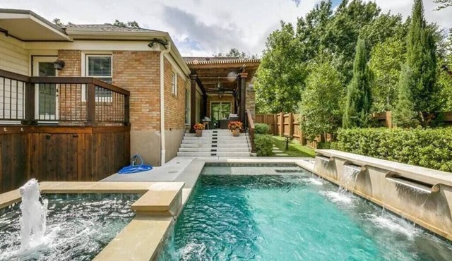 Luxury E Dallas 3BR Pool Spa Fireplace Retreat
