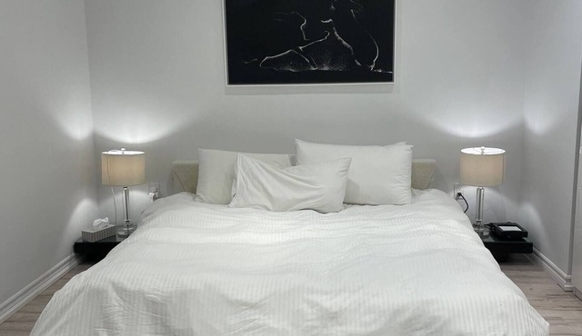 Luxury Executive Studio in prestigious Glen Abbey Oakville