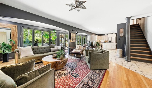 Luxury Retreat w Pool, Hot Tub + Game Room