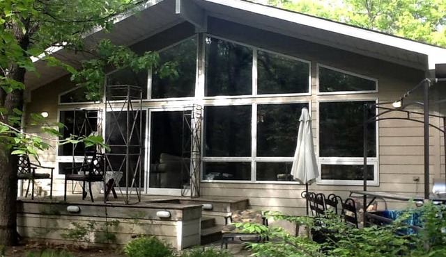 Luxury Studio Rental in a Charming Cottage on Lake Huron near Grand Bend, Ontario