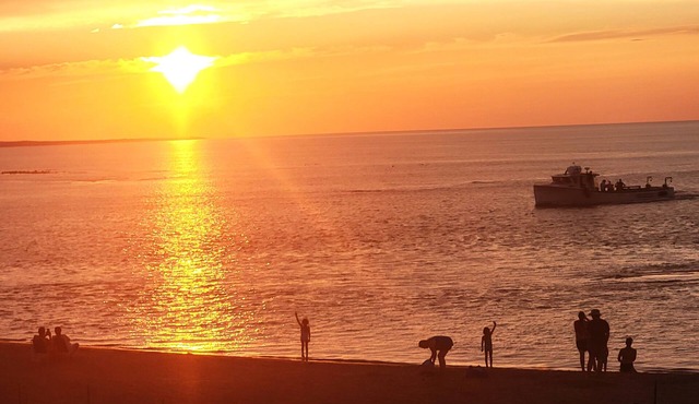 Lyons Cottages - Cottage #10, 2BR Walk to the Beaches of Stanhope National Park! in Stanhope