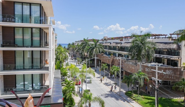 Magic Paradise by BRIC Vacation - 3 bedroom Penthouse steps from Mamita's Beach!