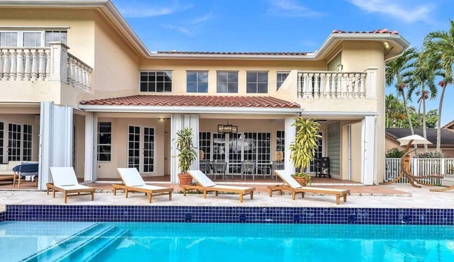 Magnificent Custom Built Holiday Estate w/ a Stunning Golf Course View!