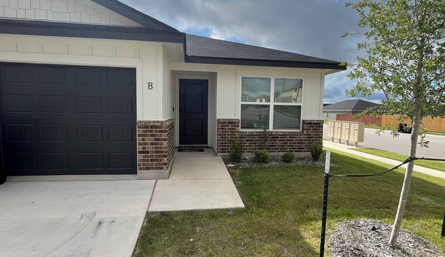 Marvelous 3-bedroom townhome with AC in Copperas Cove, quiet Neighbourhood,