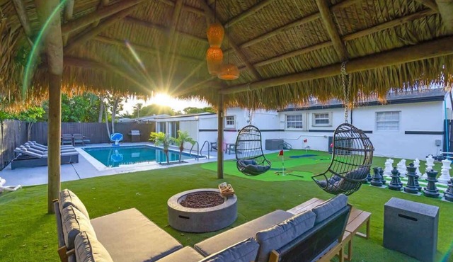 Miami Private Pool Ping Pong Golf & Arcade Game