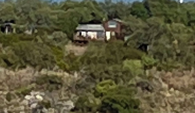 Million Dollar Views! Charming 2-bedroom house in lovely Spicewood with WiFi, AC