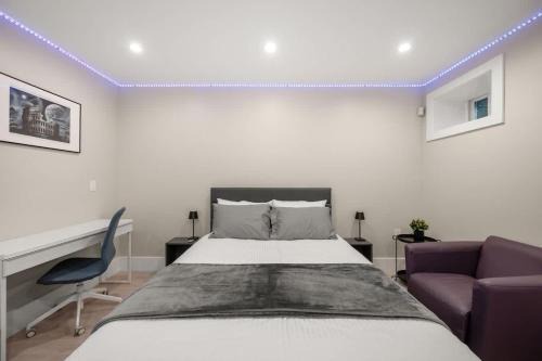 Modern 1 Bed Suite Easy Transit to Downtown and YVR