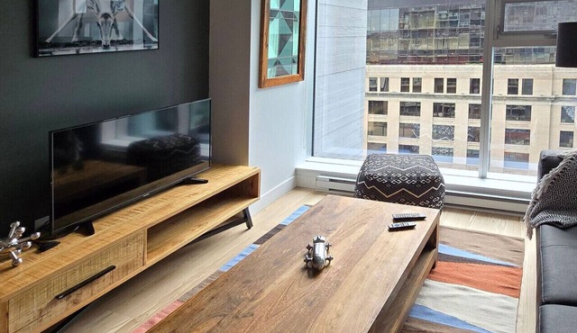 Modern 1BR Apt with Stunning Views and Pool Access