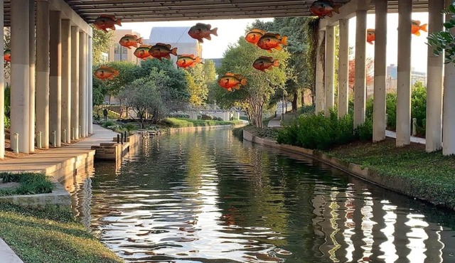 Modern 4BR Town Home - Walk to Pearl/Riverwalk