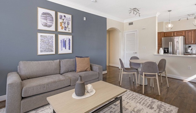 Modern Apartment in Prime Location (ID2680X65)