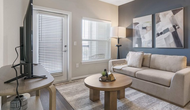 Modern Apartment in Prime Location (ID8830X56)