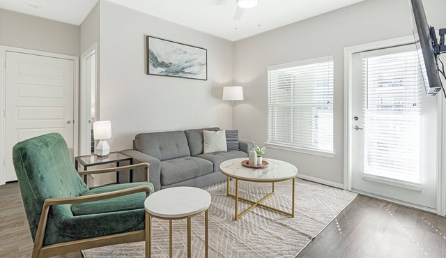 Modern Apartment in Prime Location (ID7292)