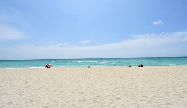 Modern Beachfront Studio w/Beach Essentials. Just steps from the beach! in Miami Beach