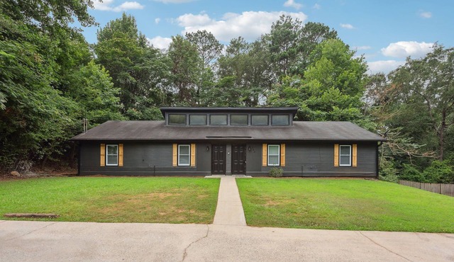 Modern Comfort Meets Athens Charm – 2BR Home By RHM Home Pro