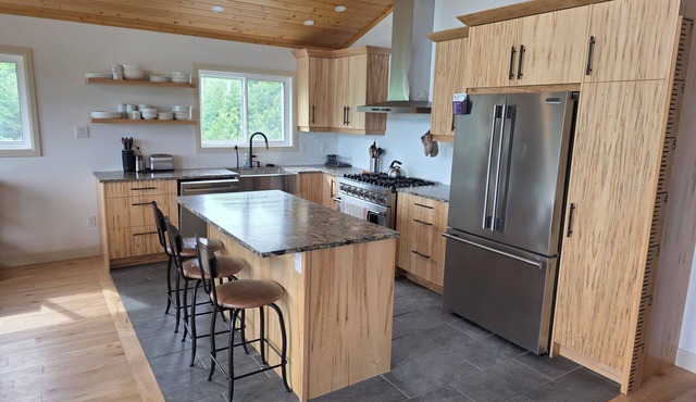 Modern Country Retreat in Tehkummah | 3 Bedrooms | Peaceful Manitoulin Getaway