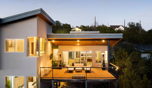 Modern Hill Country Home ~ Sunset Views and BBQ