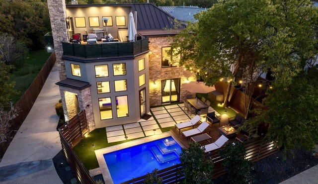 Modern House 5 min from DT with Pool l Gym l Rooftop with DT View