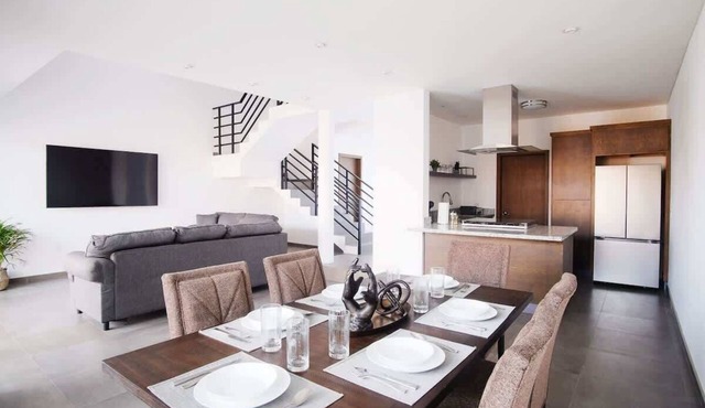 Modern House with Jacuzzi & Grill 3BR