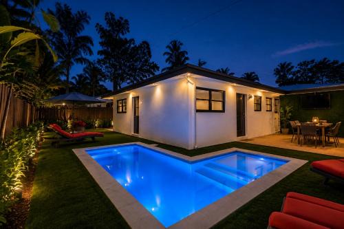 Modern Pool Home Near Beach and Las Olas