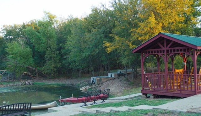 Modern Private Cabin, Fishing, Shooting Range, Fire Pit, 4WD Trails & Canoeing