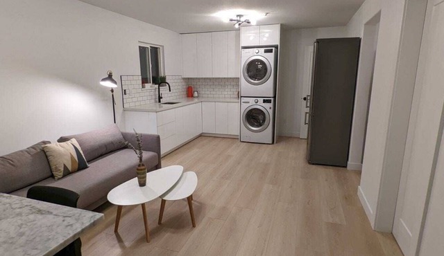 Modern, spacious Main Street Guest Suite, 1 BR