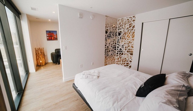 Modern Studio Near Downtown & River Walks