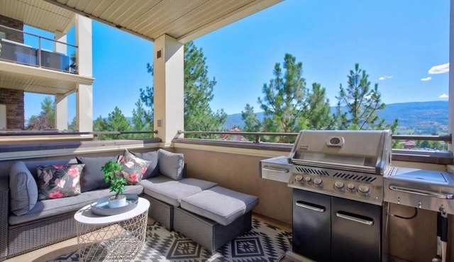 Mountain View Condo w Pool, Hot Tub & Golf Nearby 2318