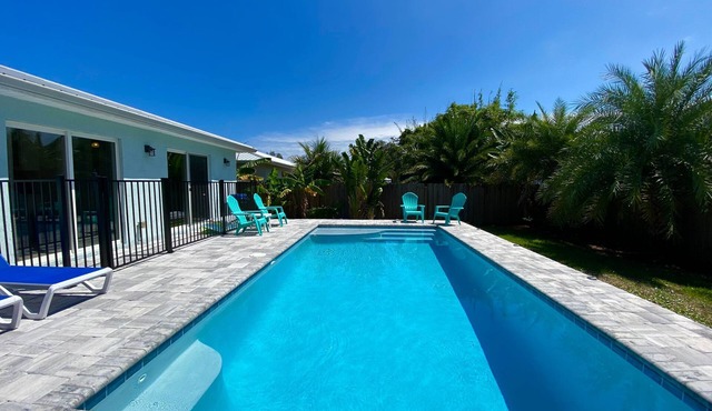 Mystical - Relaxing Heated Pool and Stylish Comfortable Home, Pet Friendly!
