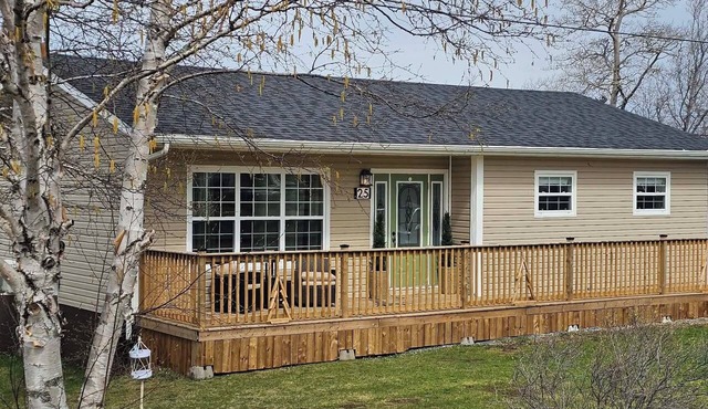 Nan & Pop's Waterfront Retreat, Offering a breathtaking view of the bay!