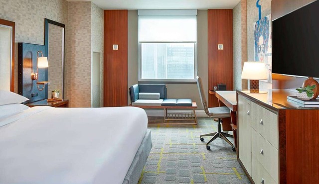 Near Downtown Atlanta | Pet-friendly. Gym. Dining