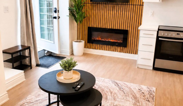 New 2BR Suite Private Entry Free Parking