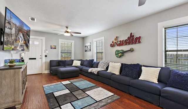 (NEW) ATX Fun-Scape, 11 beds, 2 miles to downtown