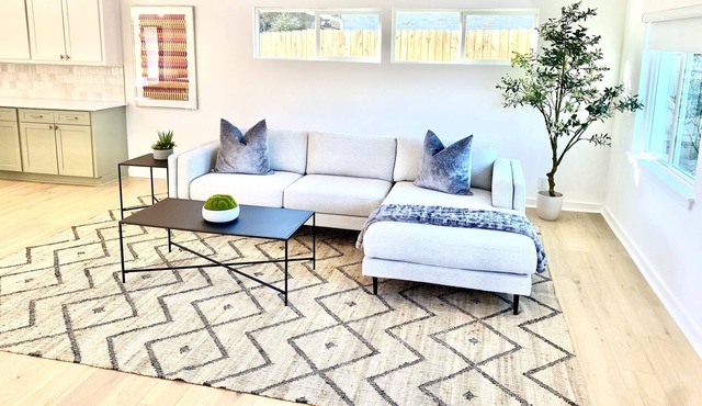 New! Chic & Modern 3BR Home in North Austin!