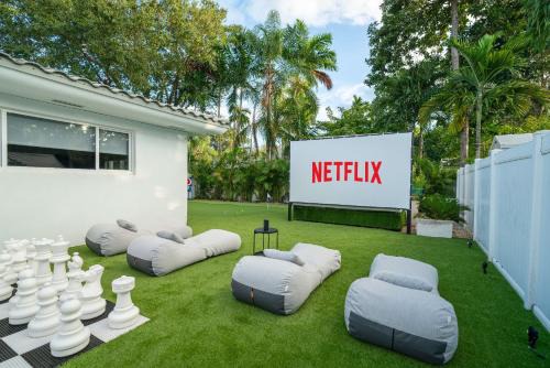 New Luxury Villa Delilah Biscayne Park