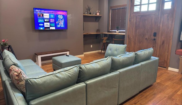 NEW Modern Private Entrance 2 BD Apt Minutes to NYC
