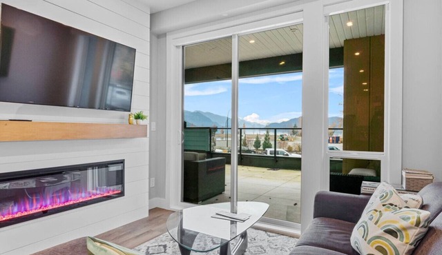 New Sweeping Lake Views 1BR + Den