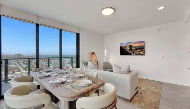 NEW: Ultimate Penthouse 3BR/2BA | Pool & Beach
