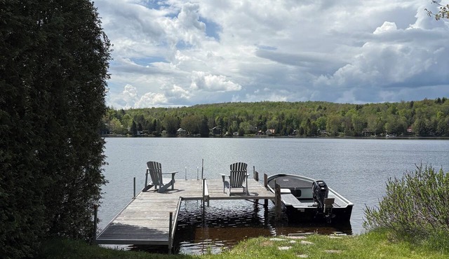 *NEW *Waterfront home - Lovering Lake - Le Love