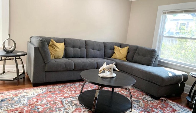 Newly renovated 4 bedroom apartment near downtown.