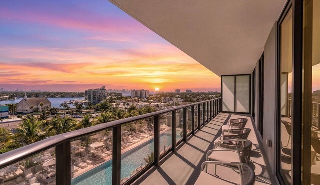 North Beach 2BR: Pool, 30min Miami Stadium